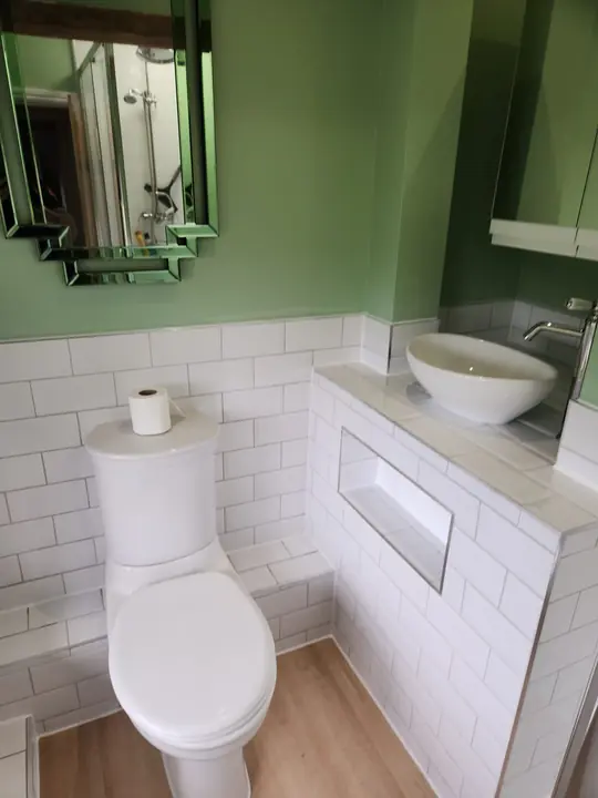 Green cloakroom and shower