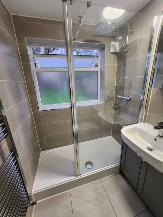 Grey shower room