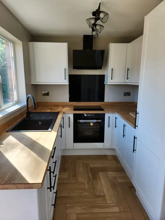Shaker kitchen with oak worktops