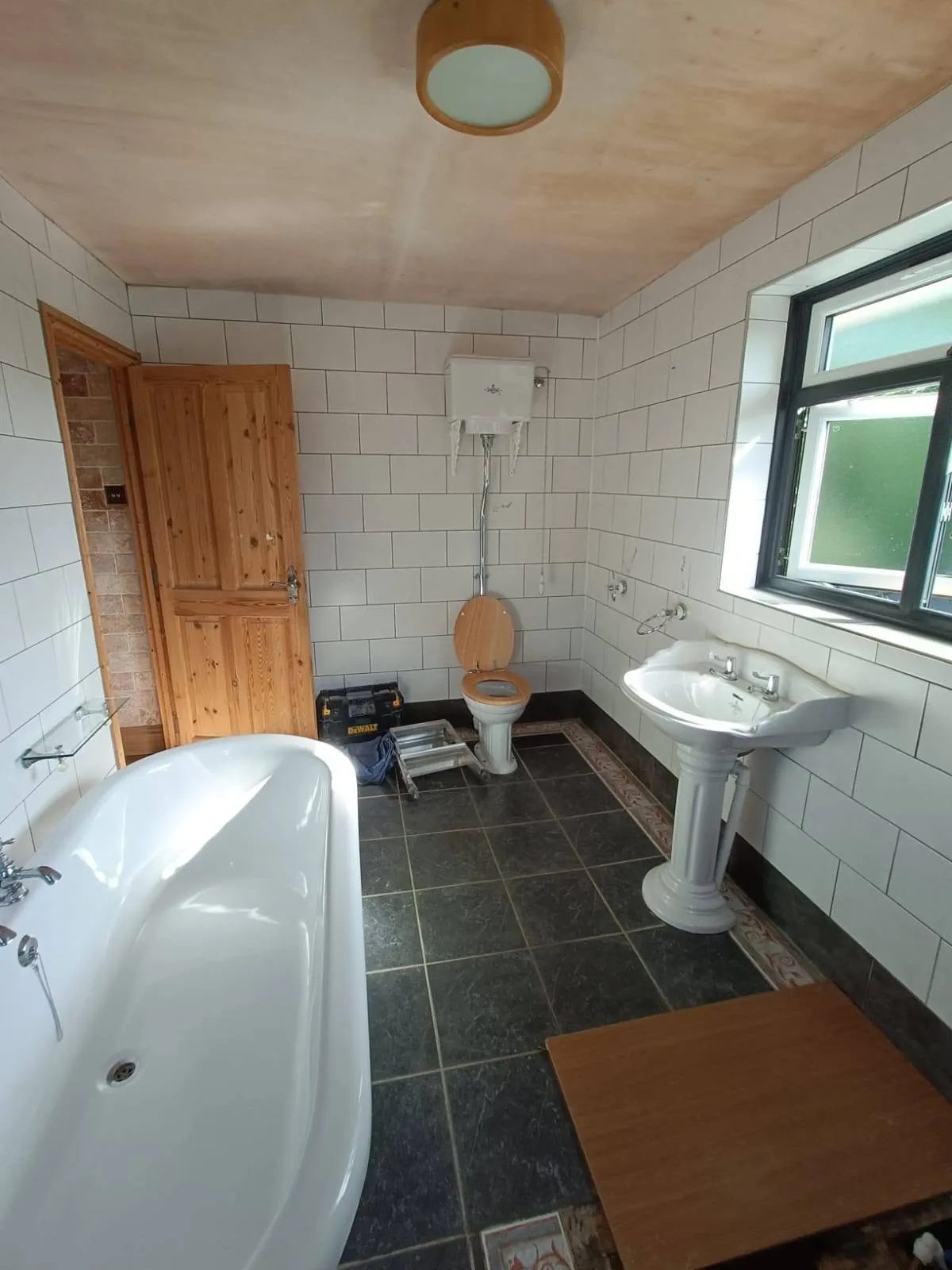 Victorian-style family bathroom before