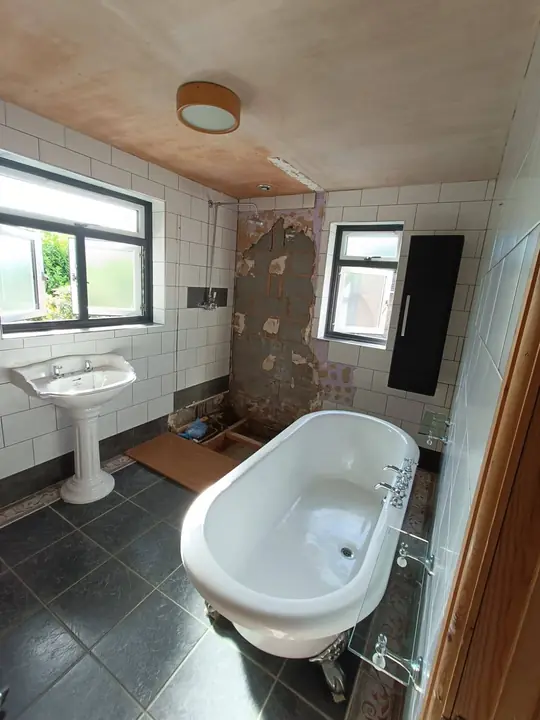 Victorian-style family bathroom before the renovation